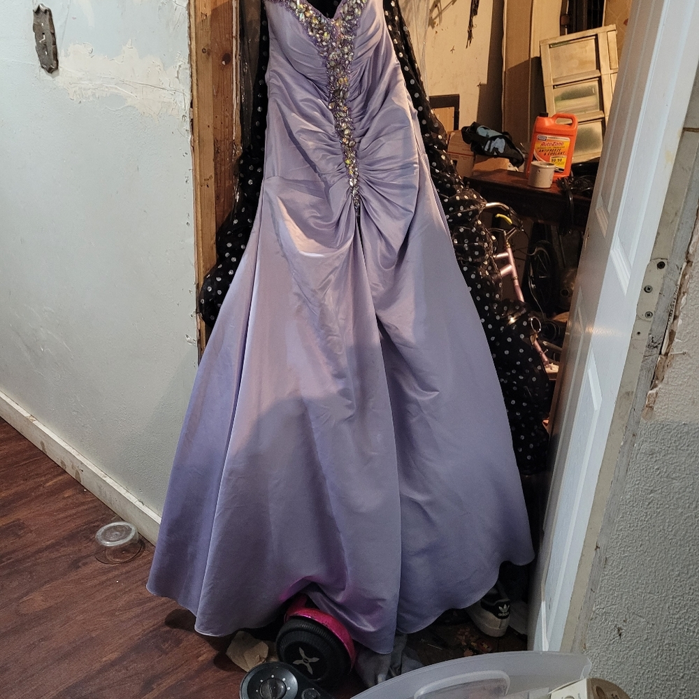 Size 12 Lilac Ruched Rhinestone Prom/Pageant Dress - Picture 2 of 7